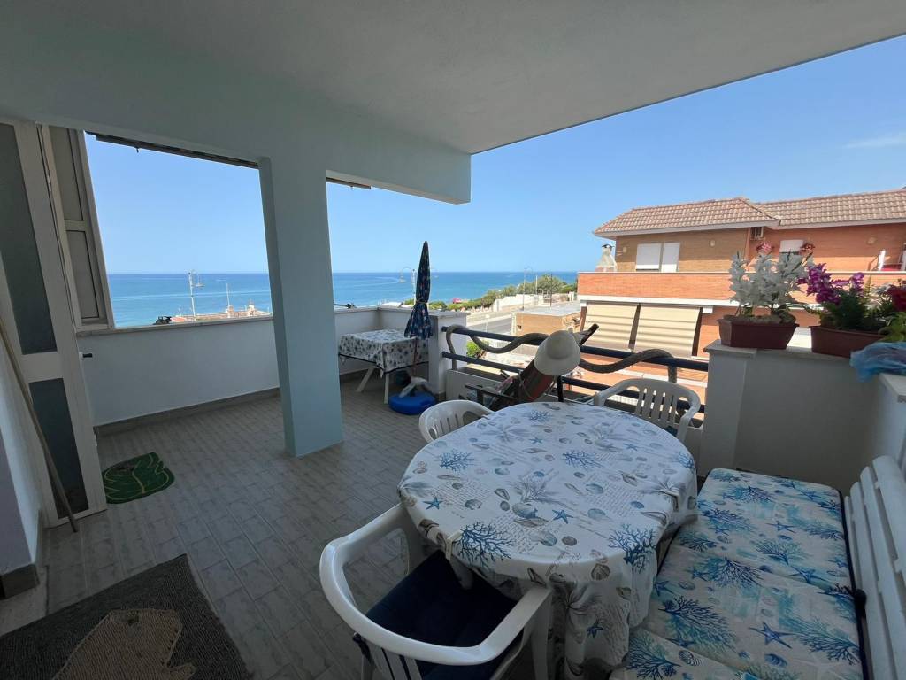 appartamento in vendita ad Anzio in zona Anzio Colonia
