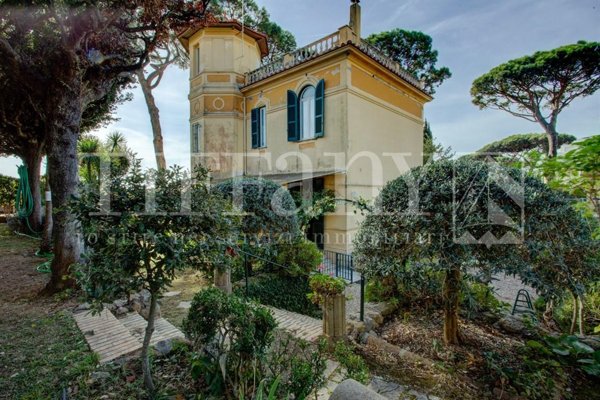 casa indipendente in vendita ad Anzio in zona Mare