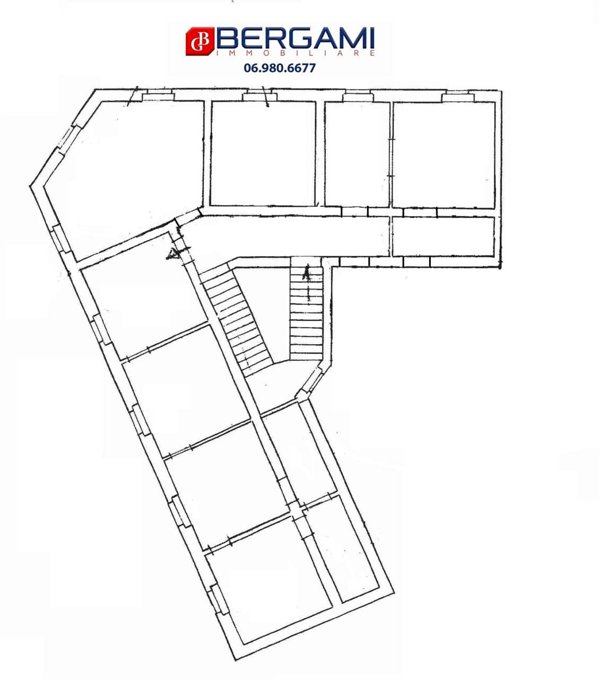 locale di sgombero in vendita ad Anzio