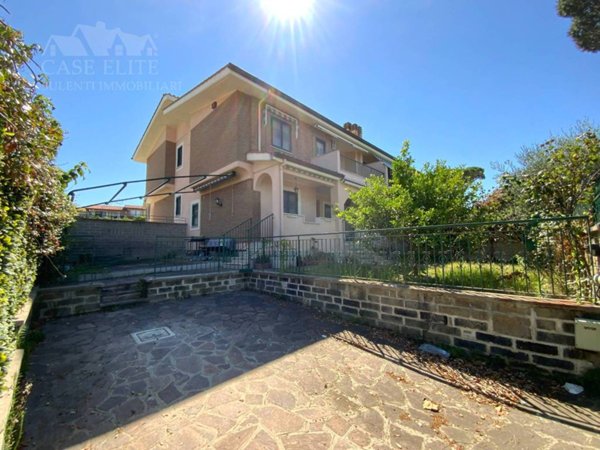 appartamento in vendita ad Anzio in zona Mare
