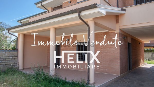 casa indipendente in vendita ad Anzio in zona Mare