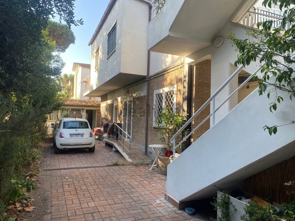 casa indipendente in vendita ad Anzio