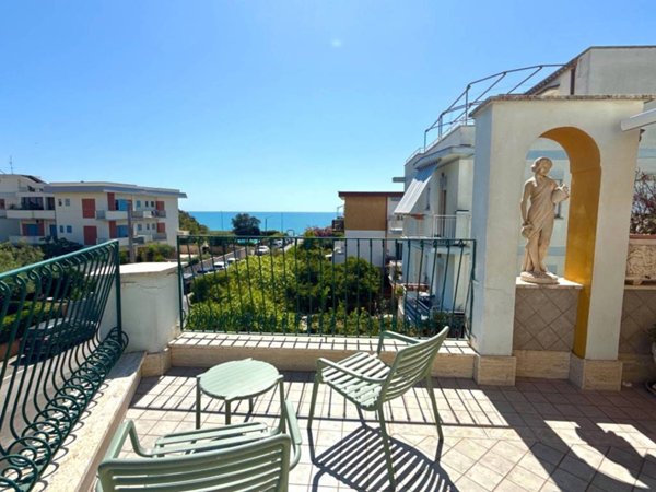 appartamento in vendita ad Anzio in zona Mare