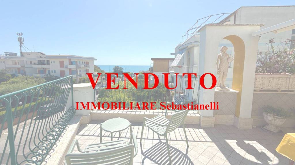 appartamento in vendita ad Anzio in zona Mare
