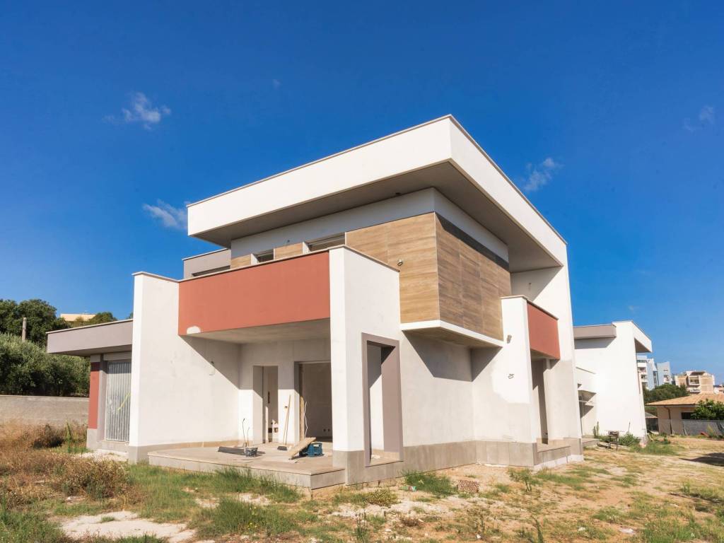 casa indipendente in vendita ad Anzio in zona Mare