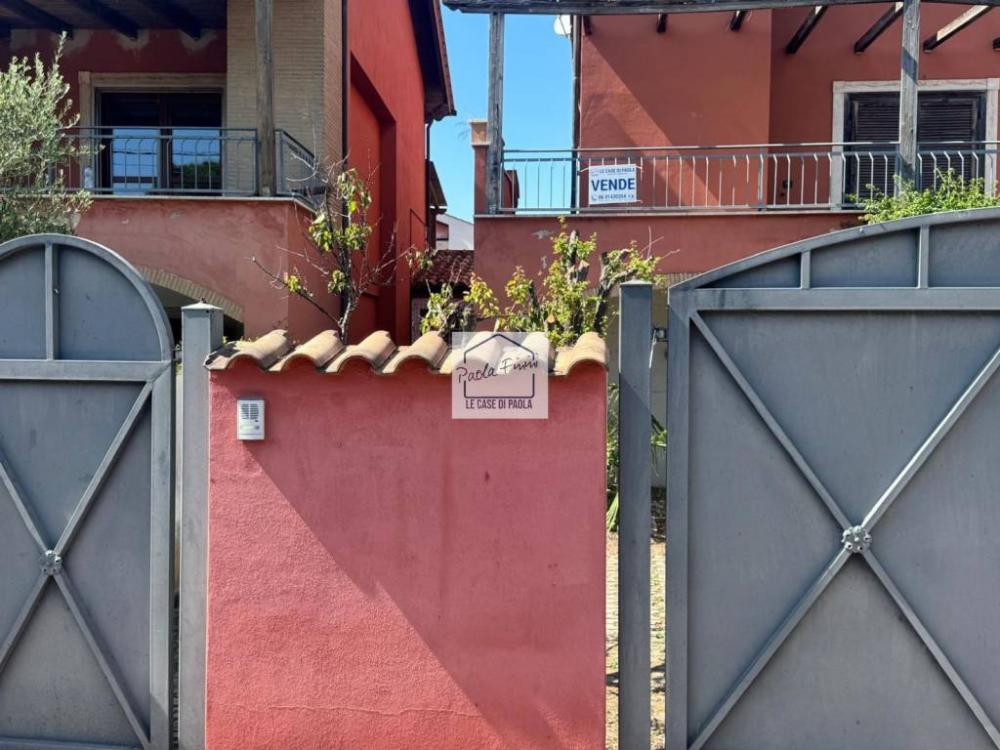 casa indipendente in vendita ad Anzio in zona Mare