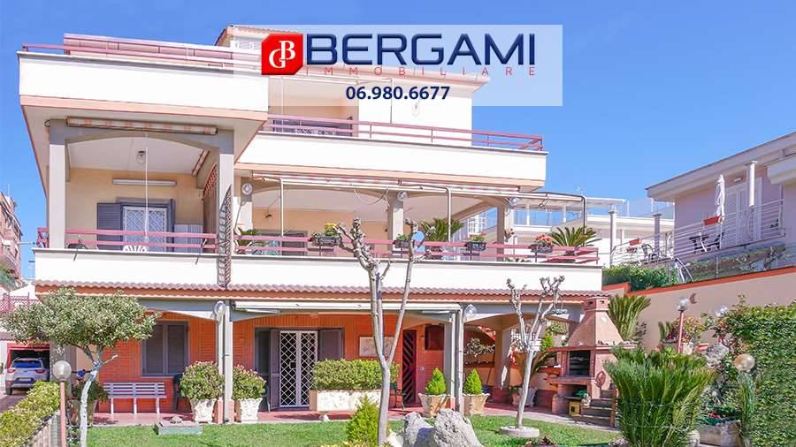 casa indipendente in vendita ad Anzio in zona Mare