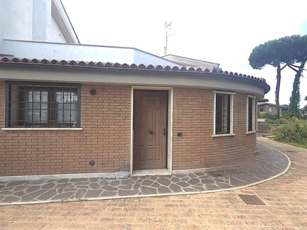 casa indipendente in vendita ad Anzio in zona Mare