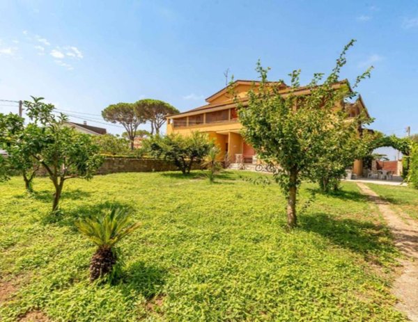 casa indipendente in vendita ad Anzio in zona Lido dei Pini