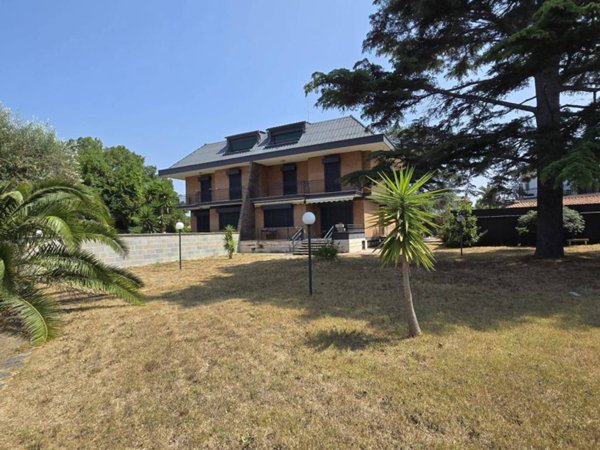 casa indipendente in vendita ad Anzio in zona Mare