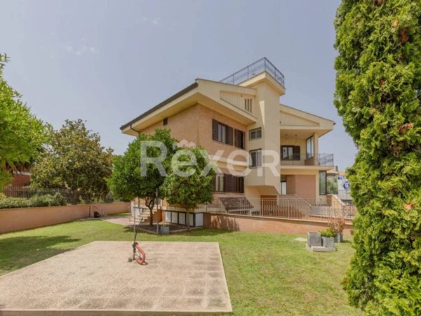 casa indipendente in vendita ad Anzio in zona Lido dei Pini