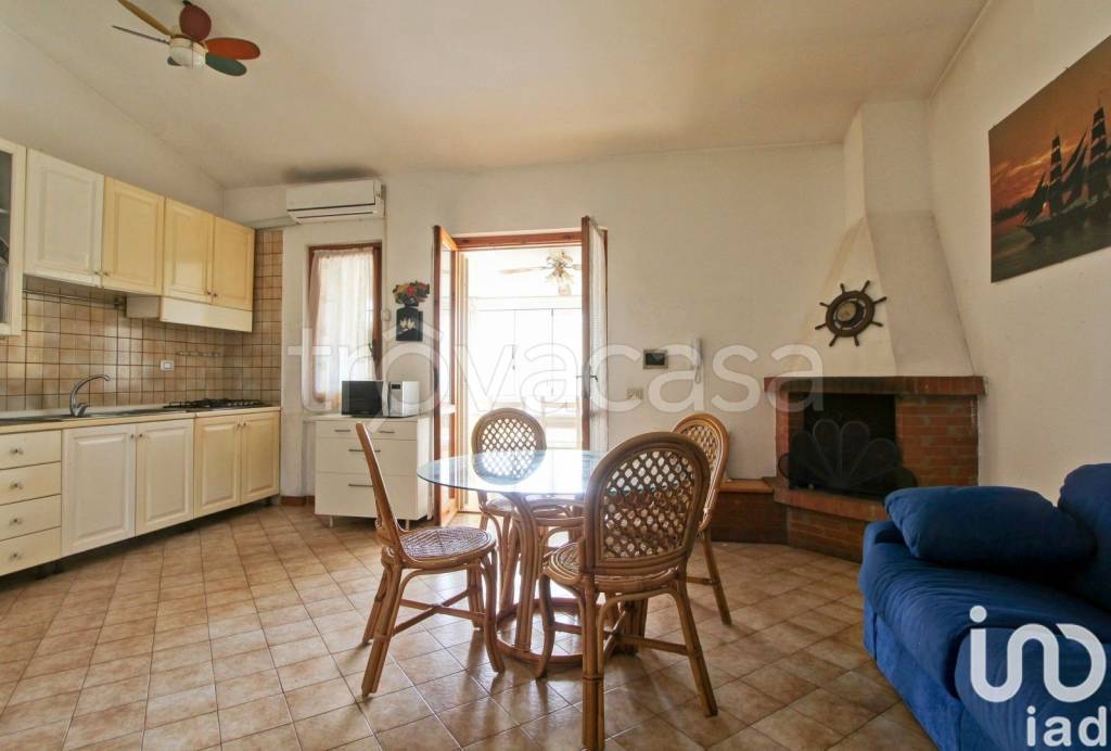 casa indipendente in vendita ad Anzio in zona Villa Claudia