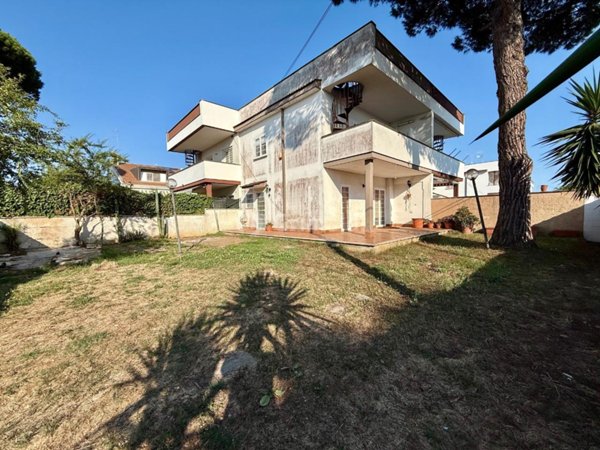 casa indipendente in vendita ad Anzio in zona Cincinnato