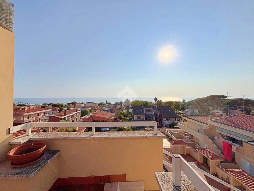 appartamento in vendita ad Anzio in zona Lido delle Sirene