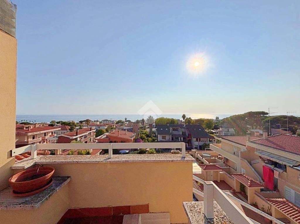 appartamento in vendita ad Anzio in zona Lido delle Sirene