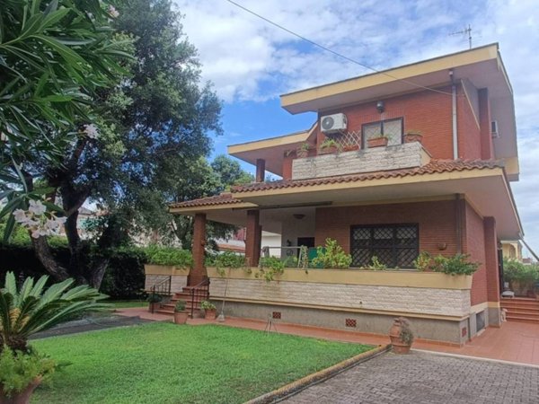 casa indipendente in vendita ad Anzio in zona Cincinnato