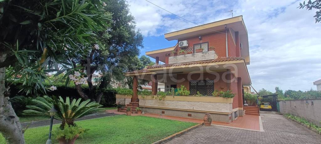 casa indipendente in vendita ad Anzio in zona Villa Claudia