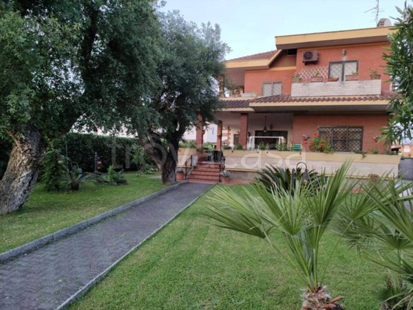 casa indipendente in vendita ad Anzio in zona Villa Claudia