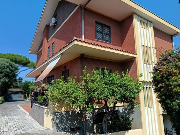 casa indipendente in vendita ad Anzio in zona Cincinnato