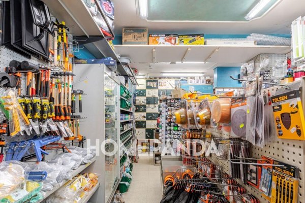 locale commerciale in vendita ad Anzio in zona Stazione