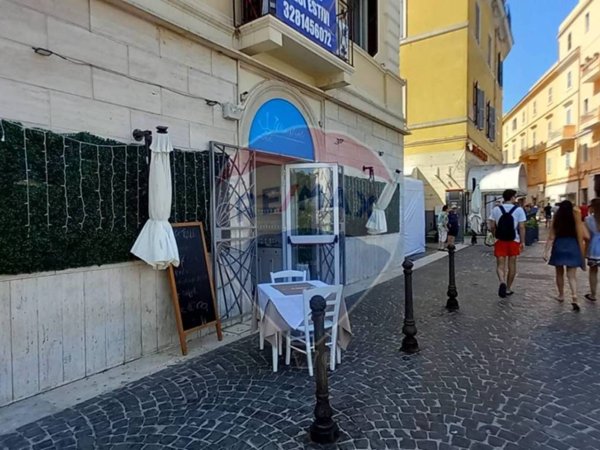 negozio in vendita ad Anzio