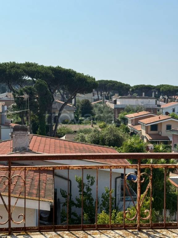 appartamento in vendita ad Anzio in zona Mare