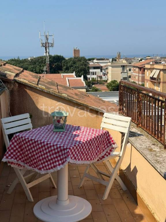 appartamento in vendita ad Anzio in zona Mare