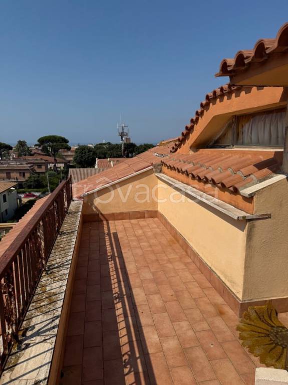 appartamento in vendita ad Anzio in zona Mare