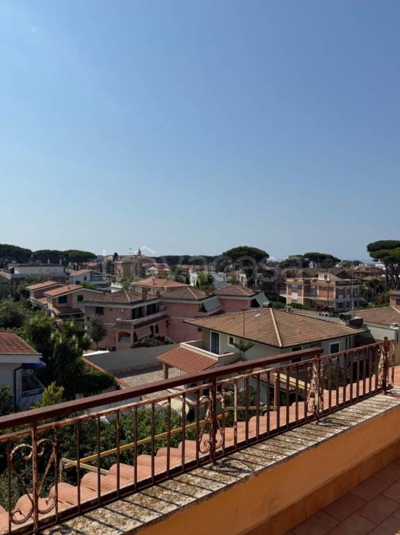 appartamento in vendita ad Anzio in zona Mare