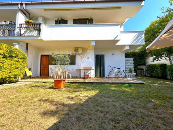 casa indipendente in vendita ad Anzio in zona Cincinnato