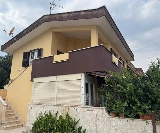 casa indipendente in vendita ad Anzio in zona Lido dei Pini