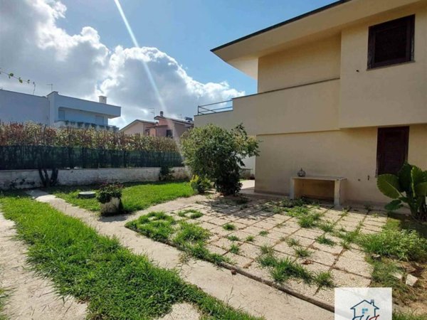 casa indipendente in vendita ad Anzio in zona Mare