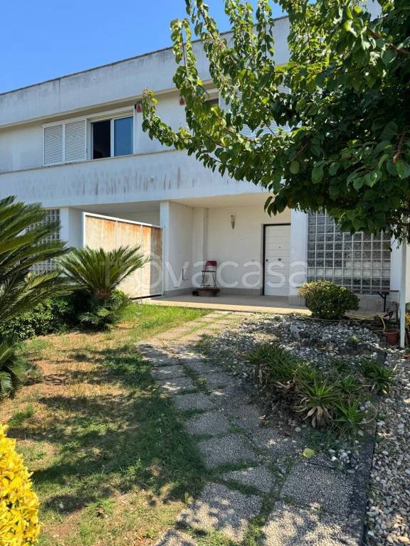 casa indipendente in vendita ad Anzio in zona Villa Claudia