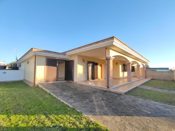 casa indipendente in vendita ad Anzio in zona Stazione