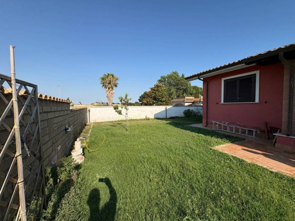 casa indipendente in vendita ad Anzio in zona Stazione