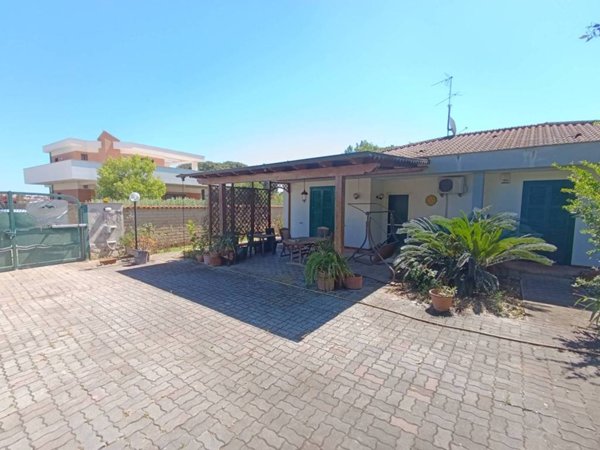 casa indipendente in vendita ad Anzio