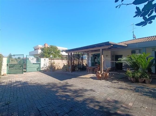casa indipendente in vendita ad Anzio