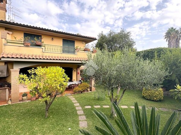 casa indipendente in vendita ad Anzio in zona Cincinnato