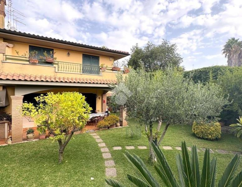 casa indipendente in vendita ad Anzio