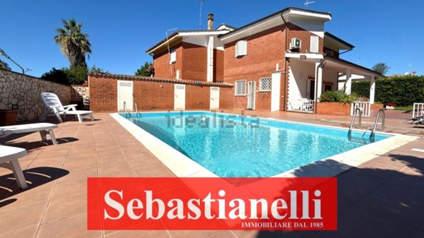 casa indipendente in vendita ad Anzio in zona Mare