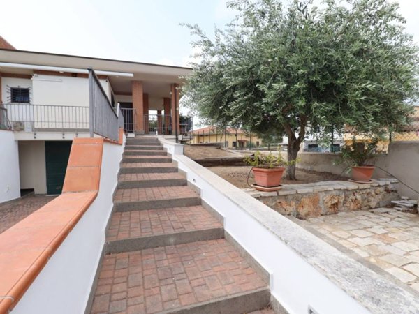 casa indipendente in vendita ad Anzio in zona Mare