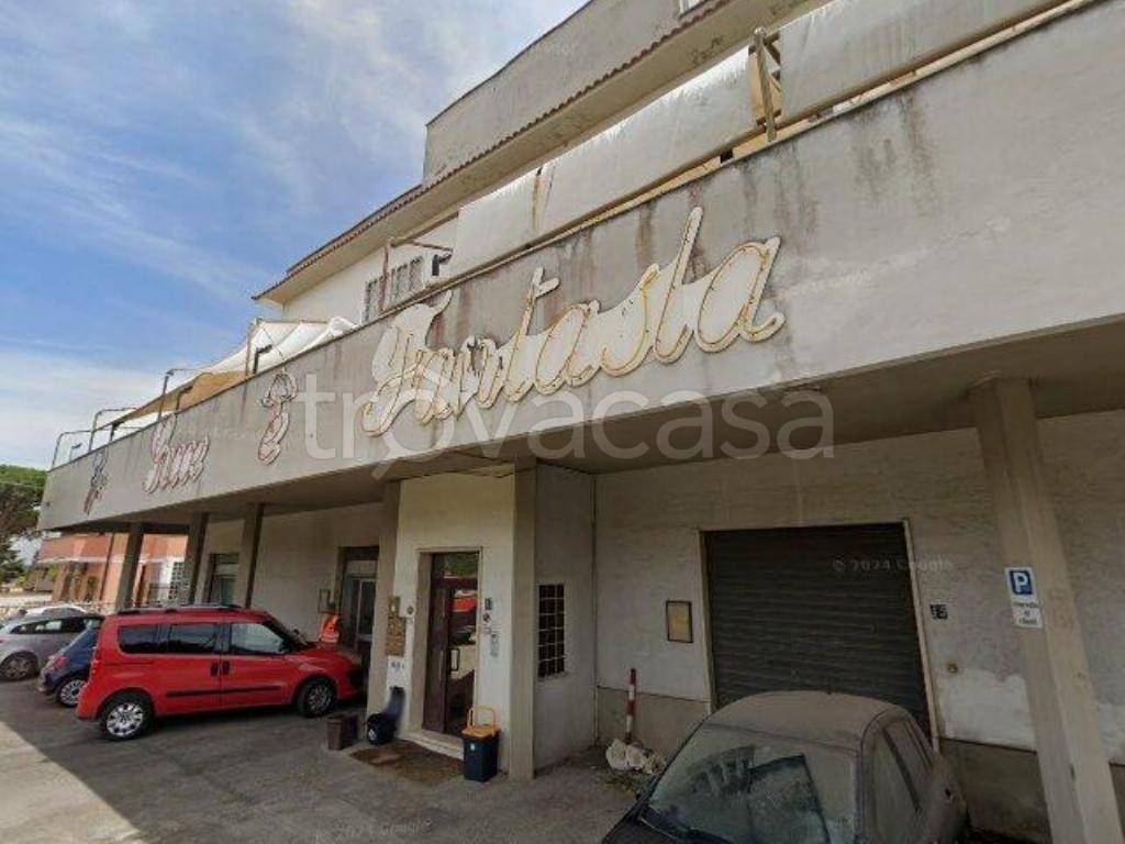 locale commerciale in vendita ad Anzio