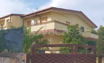 casa indipendente in vendita ad Anzio in zona Villa Claudia