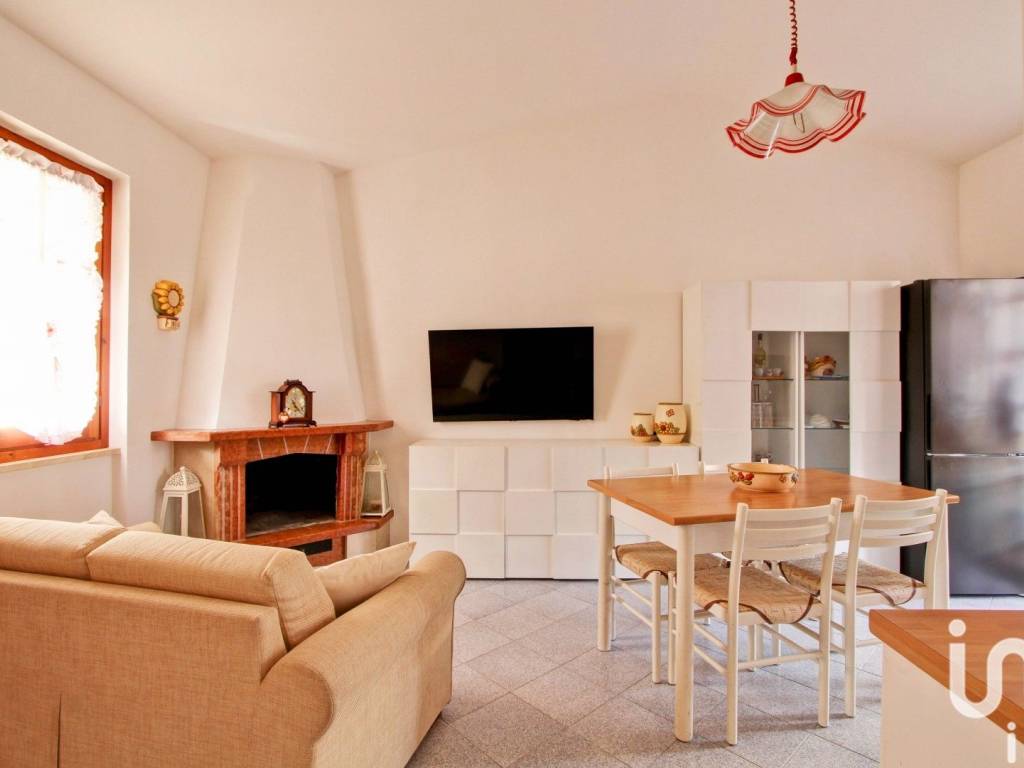 appartamento in vendita ad Anzio in zona Villa Claudia