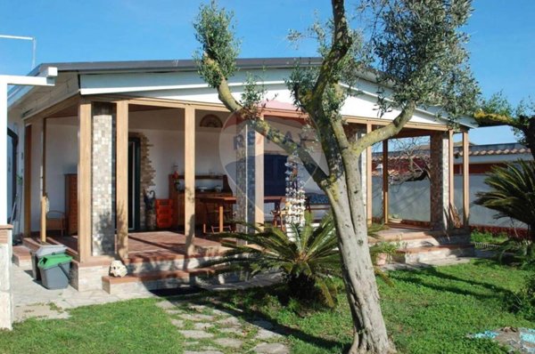 casa indipendente in vendita ad Anzio in zona Lido dei Pini