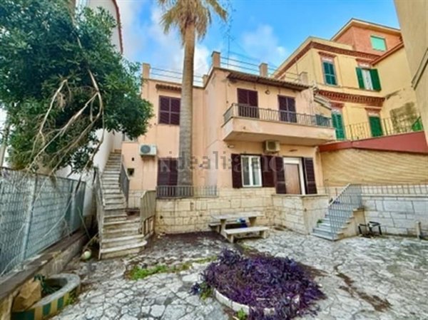 appartamento in vendita ad Anzio in zona Mare