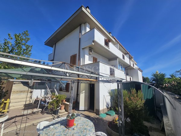 casa indipendente in vendita ad Anzio in zona Villa Claudia