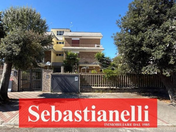 appartamento in vendita ad Anzio in zona Mare