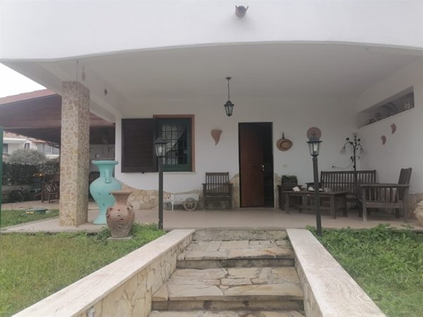 casa indipendente in vendita ad Anzio in zona Lido dei Pini