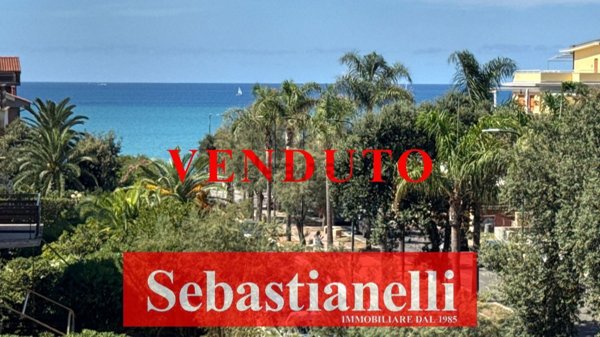 appartamento in vendita ad Anzio in zona Mare